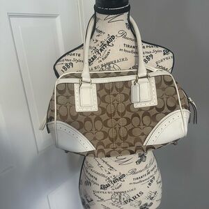 Vintage Coach Signature C White and Brown should purse